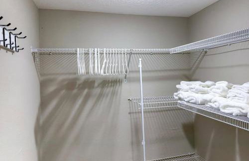 Jax 5BR Family Paradise -Hot Tub-Game Room-Patio- - Photo 22