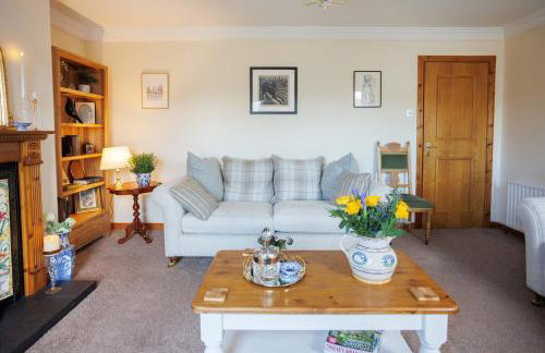 Saintfield Centre - Sleeps 8 - Garage & patio - Foto 11