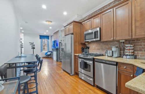 Large Home - Great Location - 15 Minutes to NYC - Foto 21