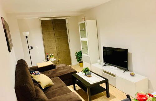 Piso recien reformado y con buena ubicación - Foto 4