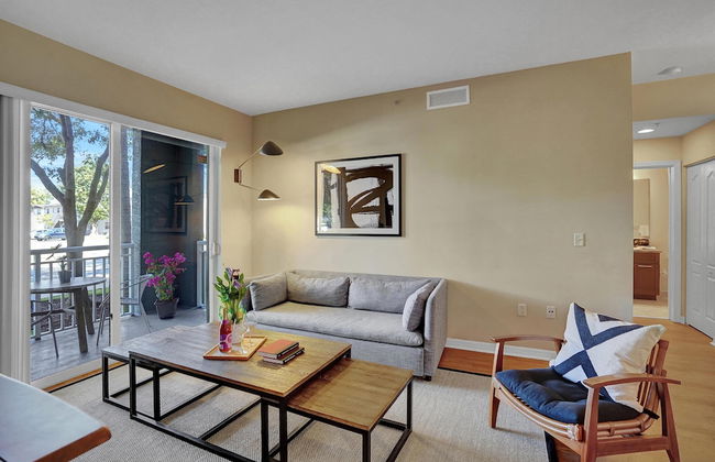 Dharma Home Suites South Miami at Red Road Commons - Foto 33