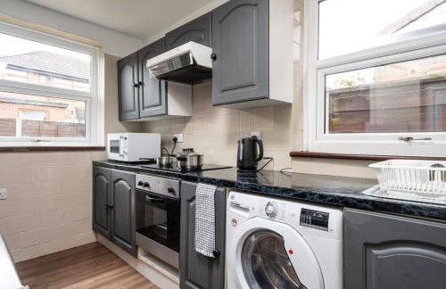 Comfy 3BR Home - Pool Table - Games - Sleeps 8 - Foto 40