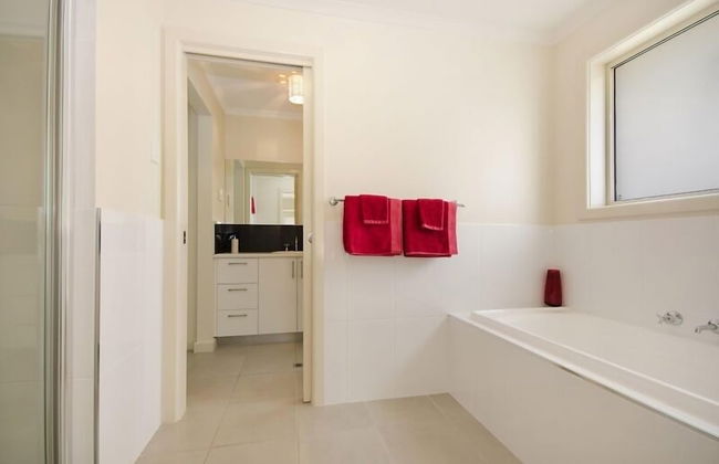 Fringe Apartments - Photo 13