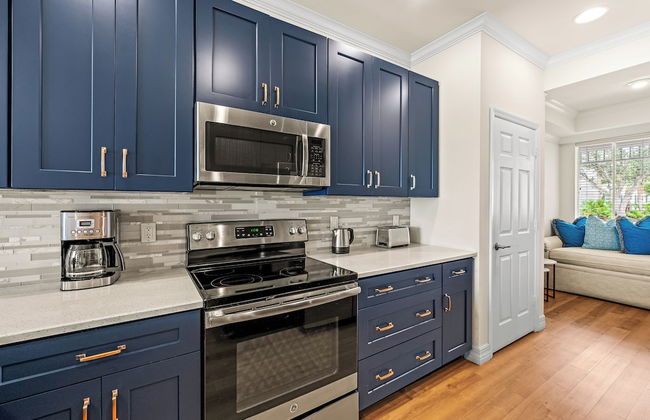 Catina Vacation Rental: Bright 2-BR Condo with Lake Views. Located in Lely Resort with Pool, Hot Tub, and Golf Access. Ideal for Golfers and Beachgoers, Minutes from Naples and Marco Island - Foto 9