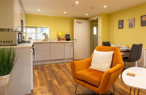 Caer Fedwen Barns Heulog Cottage King Bed Self Catering with Private Hot Tub - Foto 11