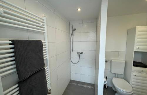 Barrierefrei - 24Std-CHECK-IN kontaktlos - Kingsize Bed - W-LAN - Parkplatz W 3 - Foto 12