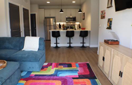 1BR Retreat Near Walmart Campus & AMP U of A - Foto 6