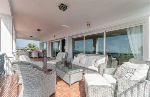49-Exclusive Villa With Private Pool & Breathtaking Views in Mijas! - Photo 5