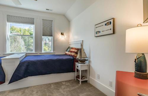 New Listing - Centrally located Beaufort home - Foto 37