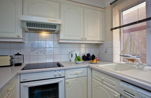 Steps From The Shore - Photo 7