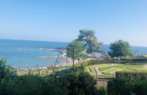 Sea Cliff View Designer Home - Photo 17