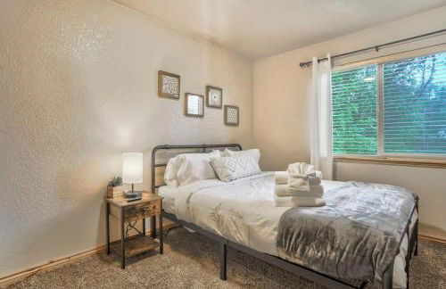 2BR Cottage with outdoor seating near Hiking & DT - Foto 24