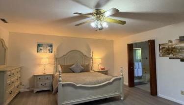 Newly Renovated Lakefront with Dock - Foto 3