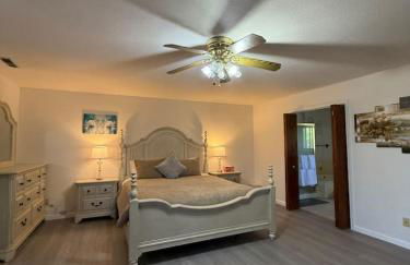 Newly Renovated Lakefront with Dock - Foto 3