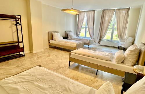 Sanierte 5 Zimmer Luxus Standard Apartment auf 350qm - Foto 13