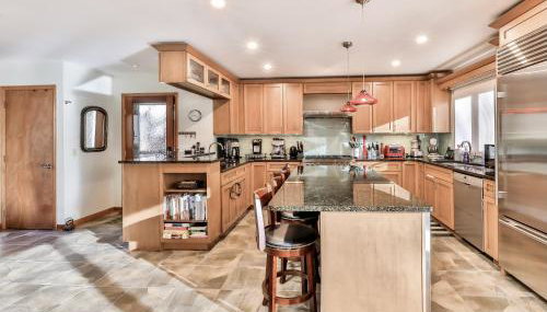 Mountain house w/ stunning views & gourmet kitchen - Foto 3