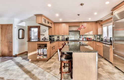 Mountain house w/ stunning views & gourmet kitchen - Foto 3