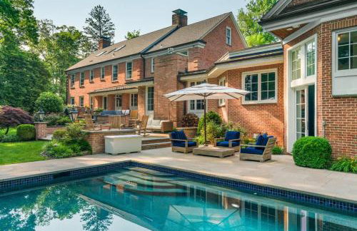 Luxury Princeton Estate Pool, Hot Tub, Sleeps 20 - Photo 14