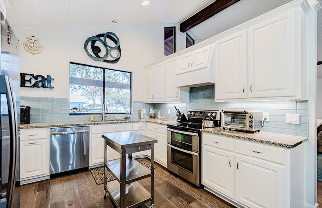 Lake LBJ Waterfront Family-friendly Retreat! - Photo 8