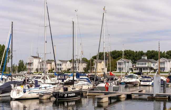 Restyled Villa Near the Beach - Photo 31