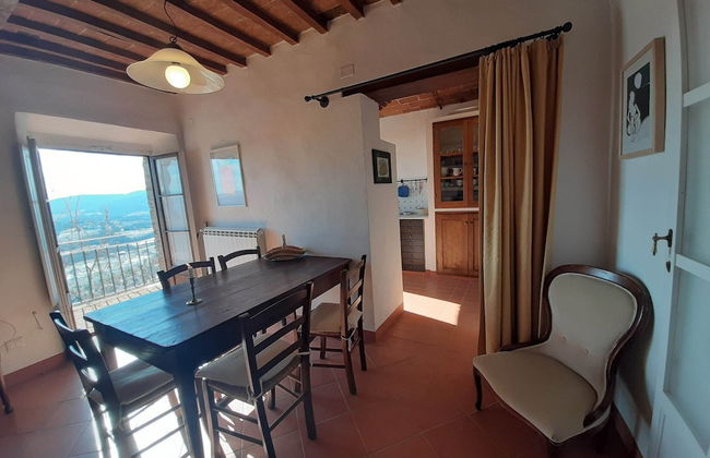 Tuscan Hilltop Getaway - Foto 16