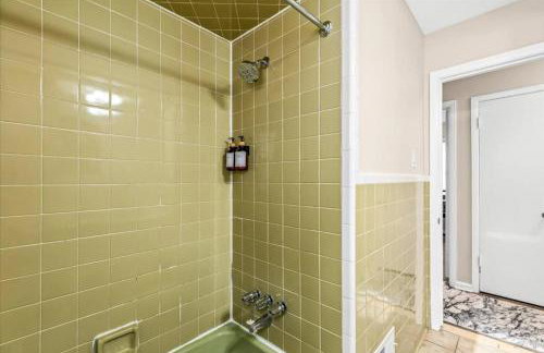 Newly Renovated 4 Bedroom 2 Bath Downtown Dearborn - Foto 24