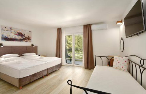 Beautiful Home In Omis With Sauna - Photo 38