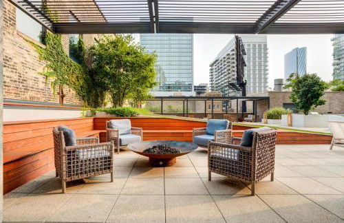 W Loop Studio w Deck Pool Gym 3 blocks to L CHI-644 - Foto 29