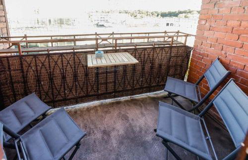 Modern & Chic Apartment with Balcony in Offenbach - Foto 14