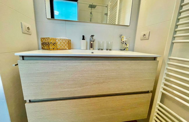 Modern 2BR Penthouse Near Diamond District by Oneluxstay - Foto 46