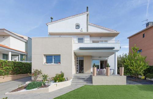 Fantástica casa en alquiler con piscina en Vilanova i la Geltrú - Foto 36