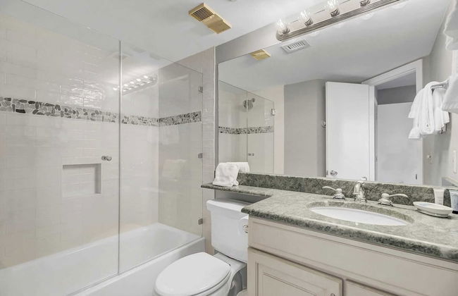 407 A Shipwatch by Avantstay Beach Front Condo w/ Ocean Views - Foto 23