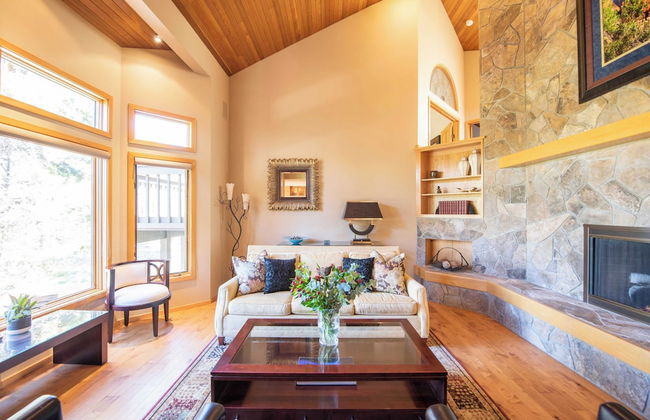 Sunriver by Avantstay Cozy Mountain Home w/ Indoor Pool and Hot Tub - Foto 8