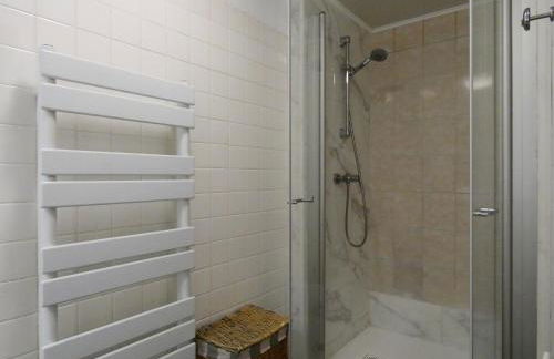 Escapade Paisible: Gîte pour 8 à Saint-Hilaire-sur-Yerre, Jardin Clos, Proche Chateaudun et Chartres - FR-1-581-131 - Foto 25