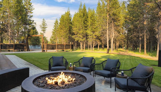 Lazy River Glamp-house by Avantstay Newly Built, Luxe Indoor-outdoor Living - Foto 2, Interior