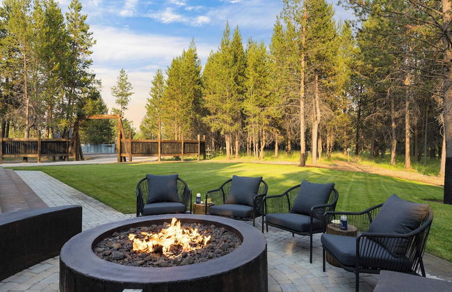 Lazy River Glamp-house by Avantstay Newly Built, Luxe Indoor-outdoor Living - Foto 1