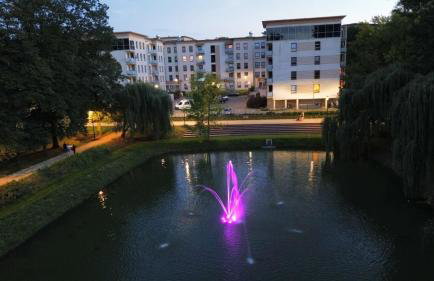 EUROPA22 Apartament z JACUZZI w samym sercu miasta Tomaszów Maz - balkon z widokiem na park i fontanny Szybkie zameldowanie od 13 - Foto 24