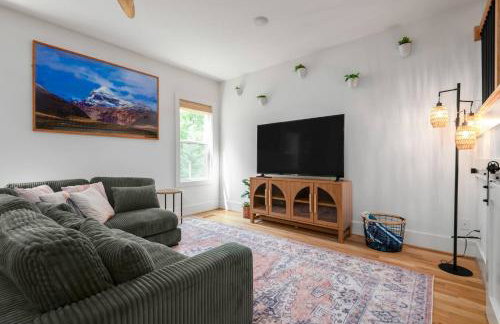 Peaceful & Spacious Modern Home - Lake Views! - Foto 39