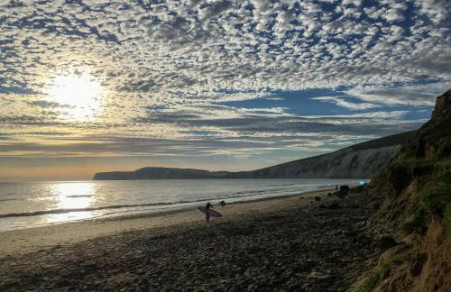 Fort Victoria Cottages - Sea View Cottage - Photo 10