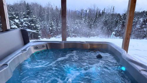 UV Log home with direct Cannon Mountain views Minutes to attractions Fireplace Pool Table AC - Foto 2