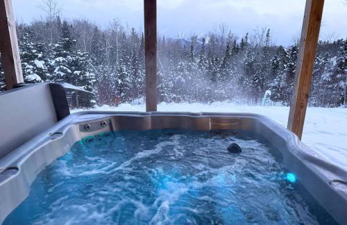 UV Log home with direct Cannon Mountain views Minutes to attractions Fireplace Pool Table AC - Foto 2