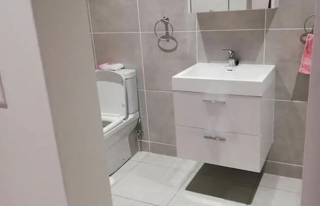 Remarkable 3-bed Apartment in Fourways, Sandton - Photo 8