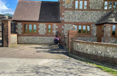 Hardy View Farm House - Photo 7