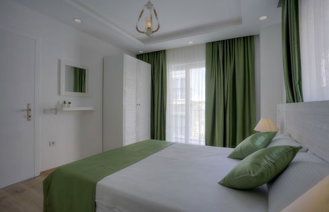 Kybele Suits - Photo 13