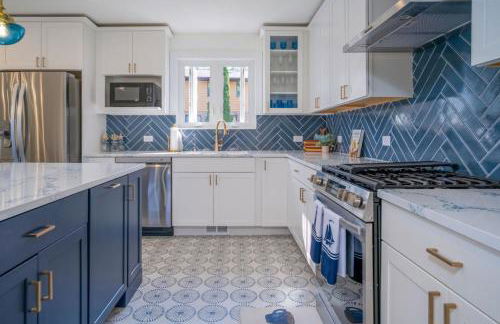 The Blue Sapphire 3BR 3BA Luxury Lakefront Home on Mineola Bay Stunning Views on Chain O Lakes - Photo 23