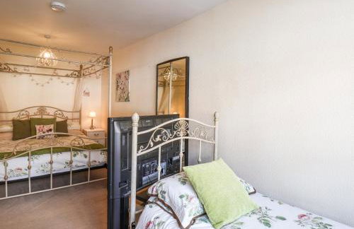 Twitchers' Den - Foto 18