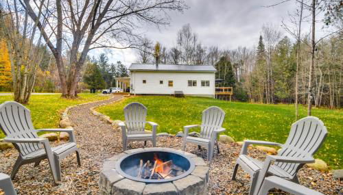 Modern Stark Home with Game Room, Grill and Fire Pit - Foto 2