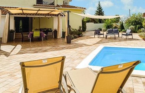 2 Bedroom Awesome Home In Zeliski - Foto 10