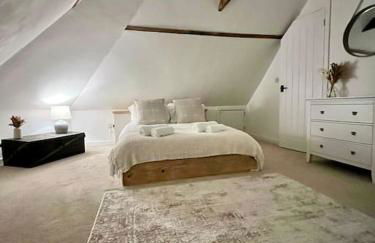 Corner House- hot tub and outdoor fireplace - Foto 20