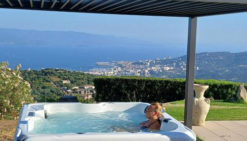 Gîtes Sassone, piscine, jacuzzi et vue mer panoramique sur Ajaccio - Foto 2
